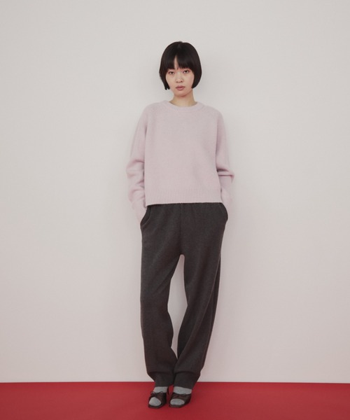 duei(デュイ)の「ベーシックカラークルーネックニット(ニット/セーター・レディース・ブラック/ライトピンク/ライトブルー/イエロー・FREE)」の9枚目の写真