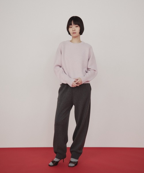 duei(デュイ)の「ベーシックカラークルーネックニット(ニット/セーター・レディース・ブラック/ライトピンク/ライトブルー/イエロー・FREE)」の12枚目の写真