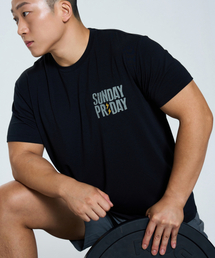K.A.G サンデー PRデイ スタンダードフィット 半袖Tシャツ (ブラック)