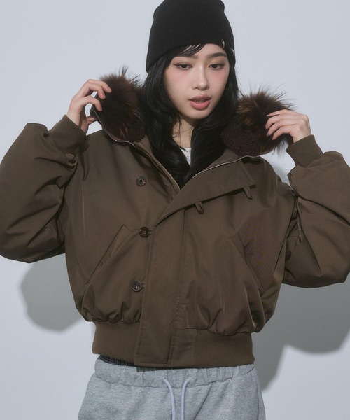 ENVYM(アンビー)の「フード ファー ボア N2B 中綿ブルゾン(ブルゾン・レディース・ブラック/カーキ・FREE)」の2枚目の写真