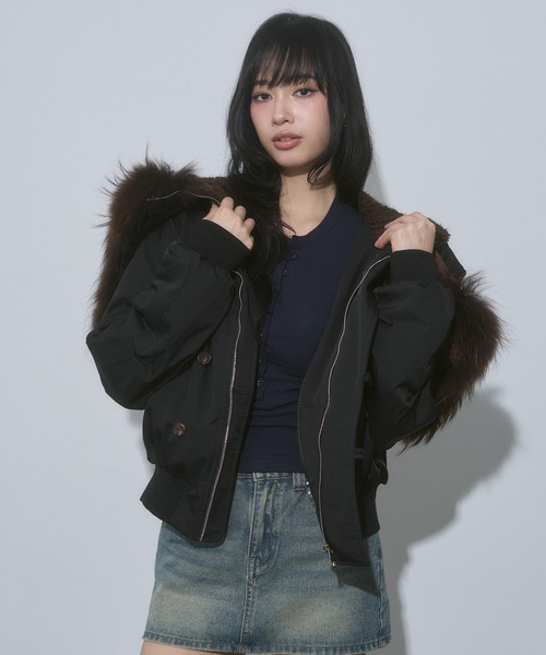 ENVYM(アンビー)の「フード ファー ボア N2B 中綿ブルゾン(ブルゾン・レディース・ブラック/カーキ・FREE)」の3枚目の写真