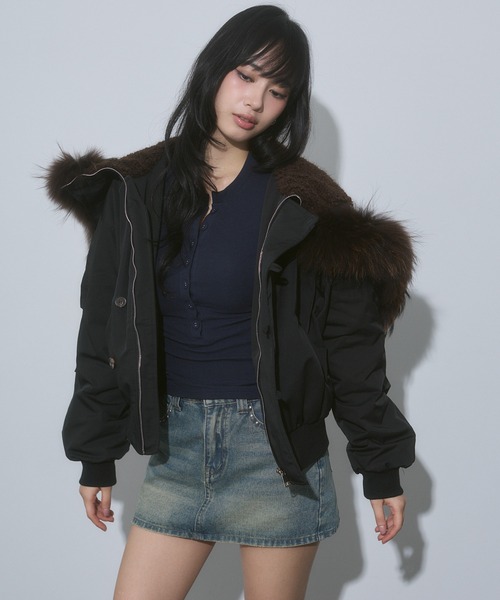 ENVYM(アンビー)の「フード ファー ボア N2B 中綿ブルゾン(ブルゾン・レディース・ブラック/カーキ・FREE)」の4枚目の写真