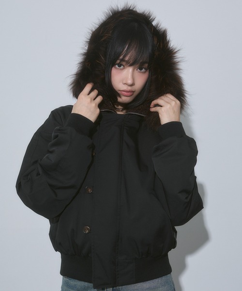 ENVYM(アンビー)の「フード ファー ボア N2B 中綿ブルゾン(ブルゾン・レディース・ブラック/カーキ・FREE)」の14枚目の写真