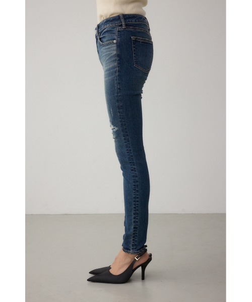 AZUL by moussy(アズールバイマウジー)の「【サイズ,身長別画像あり】AZUL DENIM リペアスキニーデニム(デニムパンツ・レディース・ブルー/ブラック/ダークブルー・LARGE/SMALL/MEDIUM/X-SMALL/X-LARGE/XX-SMALL)」の5枚目の写真