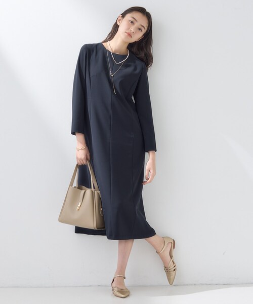 INDIVI（インディヴィ）の「【上品光沢／セレモニー／SETUP可能】スタイルUPワンピース（ワンピース・レディース・ネイビー/ベージュ系5・36/19/15 /13/40/38/05）」の5枚目の写真