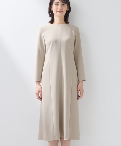 INDIVI（インディヴィ）の「【上品光沢／セレモニー／SETUP可能】スタイルUPワンピース（ワンピース・レディース・ネイビー/ベージュ系5・36/19/15 /13/40/38/05）」の12枚目の写真