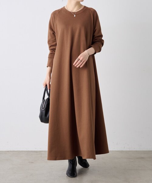 BEARDSLEY（ビアズリー）の「裏毛フレアーワンピース（ワンピース・レディース・ブラック/キャメル・0/1）」の11枚目の写真