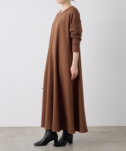 BEARDSLEY（ビアズリー）の「裏毛フレアーワンピース（ワンピース・レディース・ブラック/キャメル・0/1）」の12枚目の写真