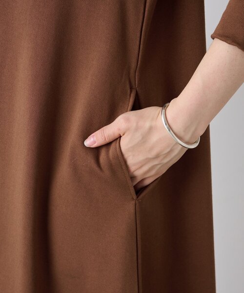 BEARDSLEY（ビアズリー）の「裏毛フレアーワンピース（ワンピース・レディース・ブラック/キャメル・0/1）」の17枚目の写真