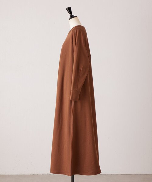 BEARDSLEY（ビアズリー）の「裏毛フレアーワンピース（ワンピース・レディース・ブラック/キャメル・0/1）」の22枚目の写真