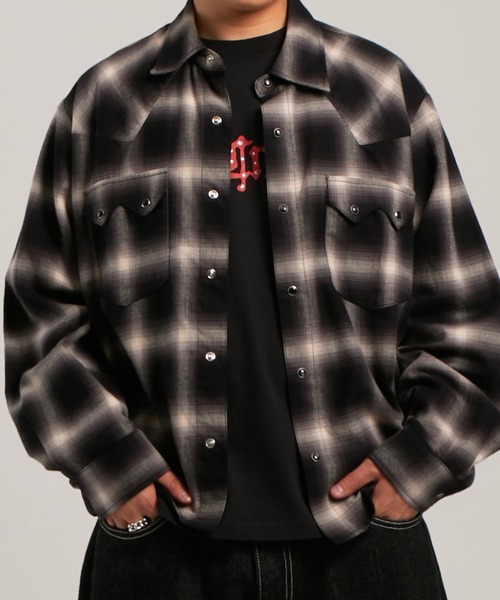 WHO'S WHO gallery（フーズフーギャラリー）の「【Sourcream】ウエスタンオンブレチェックシャツ（シャツ/ブラウス・レディース・ブラック/ネイビー/ブラウン・MEDIUM/LARGE）」の2枚目の写真