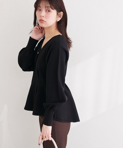 natural couture（ナチュラルクチュール）の「〈osono〉タックペプラムニット（ニット/セーター・レディース・ラベンダー/ネイビー/オフホワイト/ブラック・FREE）」の11枚目の写真