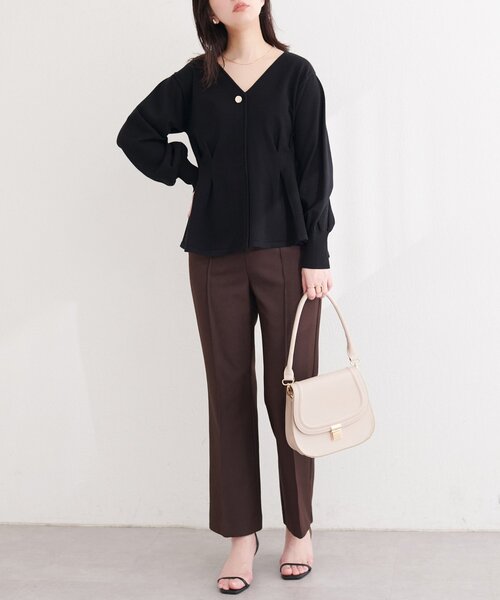 natural couture（ナチュラルクチュール）の「〈osono〉タックペプラムニット（ニット/セーター・レディース・ラベンダー/ネイビー/オフホワイト/ブラック・FREE）」の12枚目の写真