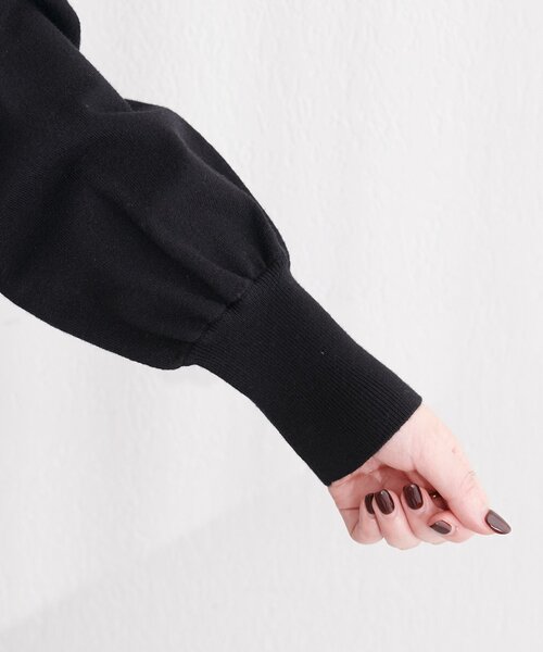 natural couture（ナチュラルクチュール）の「〈osono〉タックペプラムニット（ニット/セーター・レディース・ラベンダー/ネイビー/オフホワイト/ブラック・FREE）」の17枚目の写真