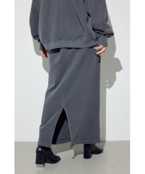AZUL by moussy（アズールバイマウジー）の「ピグメント起毛裏毛Iラインスカート（スカート・レディース・ベージュ/ライトブラック・MEDIUM/SMALL）」の2枚目の写真