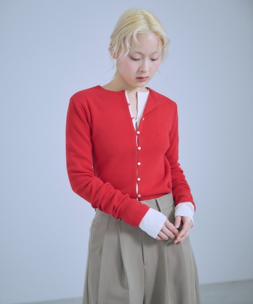 EN NEUME(エンノイム)の「Multi-button 2Way Knit(ニット/セーター・レディース・レッド/アイボリー/ブラック・FREE)」の18枚目の写真