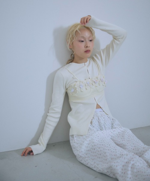 EN NEUME(エンノイム)の「Multi-button 2Way Knit(ニット/セーター・レディース・レッド/アイボリー/ブラック・FREE)」の9枚目の写真