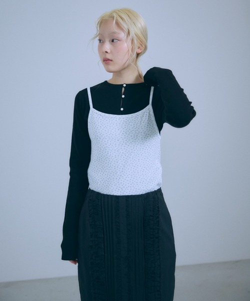 EN NEUME(エンノイム)の「Multi-button 2Way Knit(ニット/セーター・レディース・レッド/アイボリー/ブラック・FREE)」の15枚目の写真