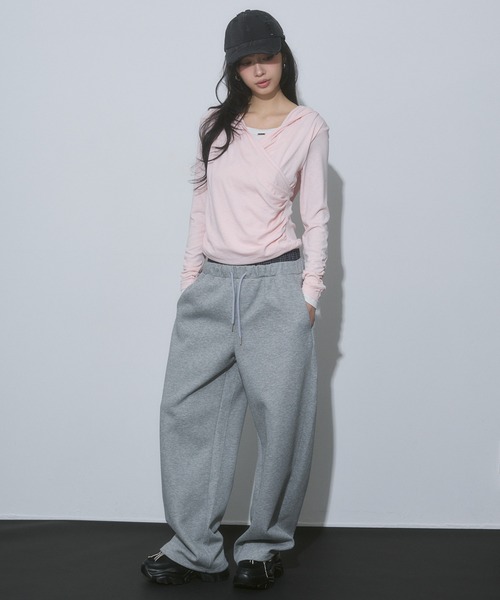 ENVYM(アンビー)の「レイヤード カシュクール フード トップス(Tシャツ/カットソー・レディース・ブラック/グレー/ピンク・FREE)」の21枚目の写真