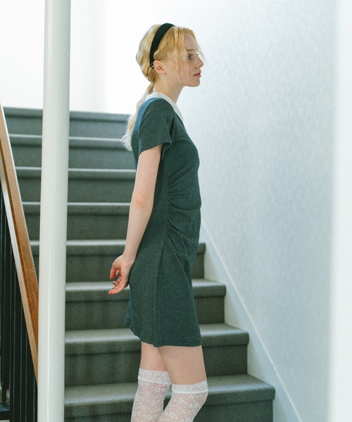 idem(イデム)の「lady classic gather onepiece / デザインカラーギャザーワンピース(ワンピース・レディース・チャコールグレー/ブラック・FREE)」の14枚目の写真