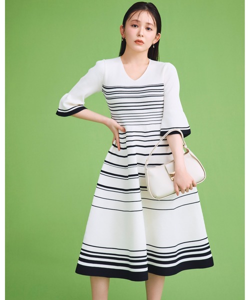 CELFORD（セルフォード）の「【洗える】ベルスリーブホールガーメントワンピース（ワンピース・レディース・その他/イエロー/ネイビー・36/38）」の3枚目の写真