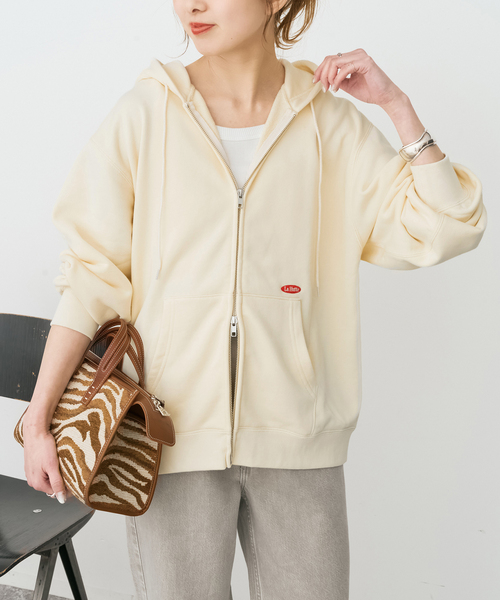 Spick & Span（スピックアンドスパン）の「La Hutte / ラ ユット 別注ジップフーディ*（パーカー・レディース・グレー/アイボリー/レッド・FREE）」の2枚目の写真