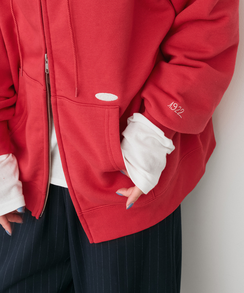 Spick & Span（スピックアンドスパン）の「La Hutte / ラ ユット 別注ジップフーディ*（パーカー・レディース・グレー/アイボリー/レッド・FREE）」の5枚目の写真