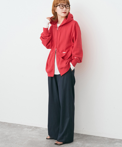 Spick & Span（スピックアンドスパン）の「La Hutte / ラ ユット 別注ジップフーディ*（パーカー・レディース・グレー/アイボリー/レッド・FREE）」の6枚目の写真