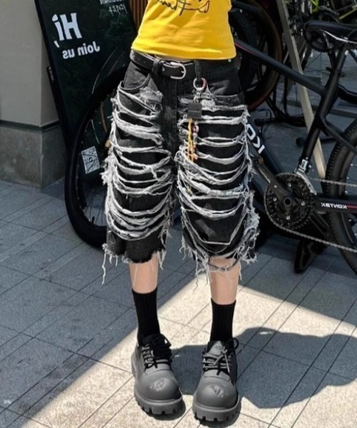 lilful(リルフル)の「【26年春夏新作】クラッシュダメージ加工七分丈ハーフデニムパンツ(デニムパンツ・メンズ・ブラック・M)」の13枚目の写真