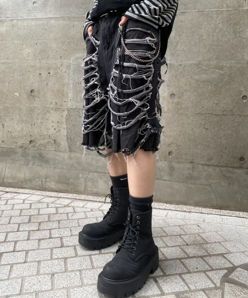 lilful(リルフル)の「【26年春夏新作】クラッシュダメージ加工七分丈ハーフデニムパンツ(デニムパンツ・メンズ・ブラック・M)」の16枚目の写真