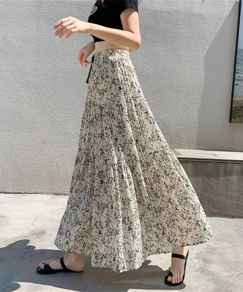 &soiree(アンドソワレ)の「シアー花柄ティアードスカート(スカート・レディース・ブラック/オフホワイト・X-LARGE/LARGE/MEDIUM/SMALL)」の4枚目の写真