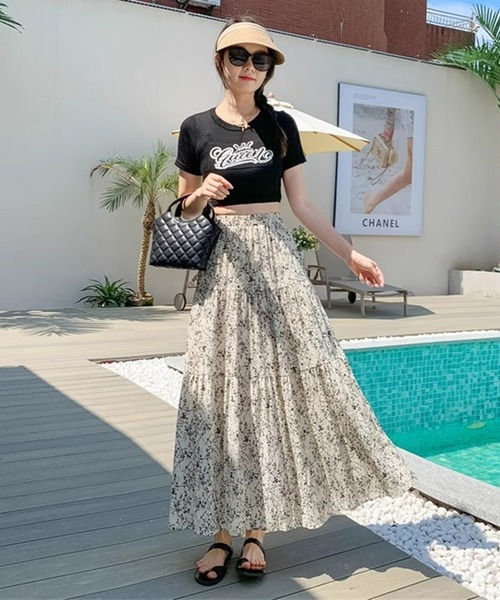 &soiree(アンドソワレ)の「シアー花柄ティアードスカート(スカート・レディース・ブラック/オフホワイト・X-LARGE/LARGE/MEDIUM/SMALL)」の6枚目の写真