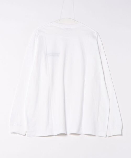 EMMA NOVEMBER (エマノーヴェンバー)の「Embroidery ビッグシルエット ロングスリーブ Tシャツ(Tシャツ/カットソー・メンズ・ホワイト/ブラック・2/1)」の3枚目の写真