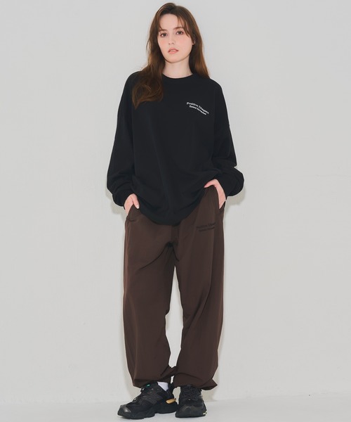 EMMA NOVEMBER (エマノーヴェンバー)の「Embroidery ビッグシルエット ロングスリーブ Tシャツ(Tシャツ/カットソー・メンズ・ホワイト/ブラック・2/1)」の17枚目の写真