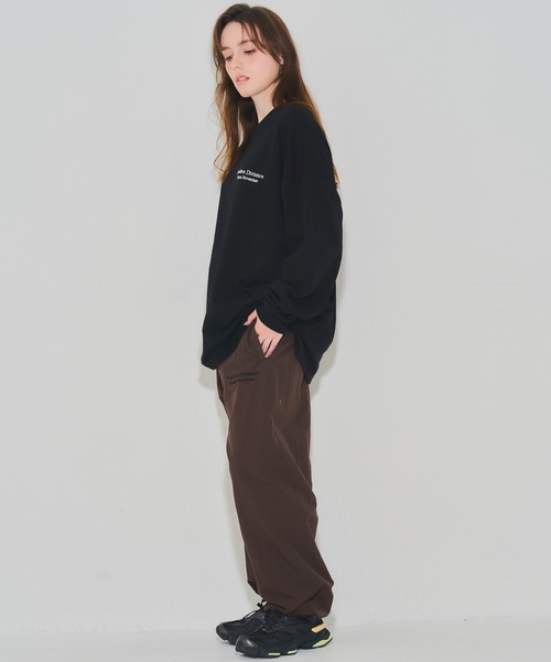 EMMA NOVEMBER (エマノーヴェンバー)の「Embroidery ビッグシルエット ロングスリーブ Tシャツ(Tシャツ/カットソー・メンズ・ホワイト/ブラック・2/1)」の15枚目の写真
