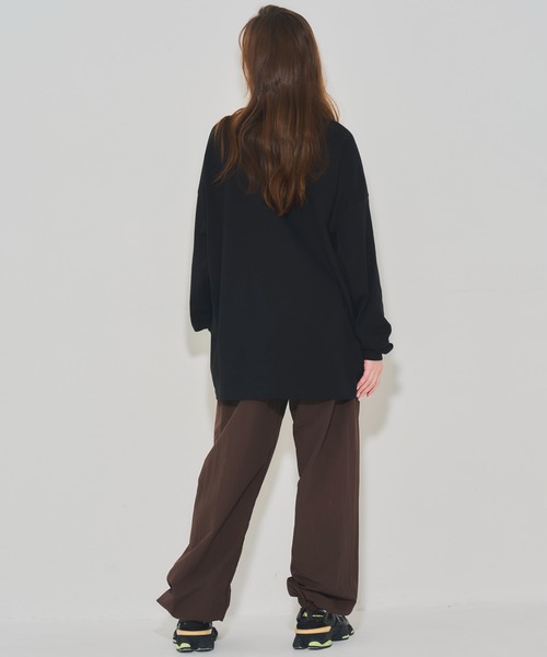 EMMA NOVEMBER (エマノーヴェンバー)の「Embroidery ビッグシルエット ロングスリーブ Tシャツ(Tシャツ/カットソー・メンズ・ホワイト/ブラック・2/1)」の14枚目の写真