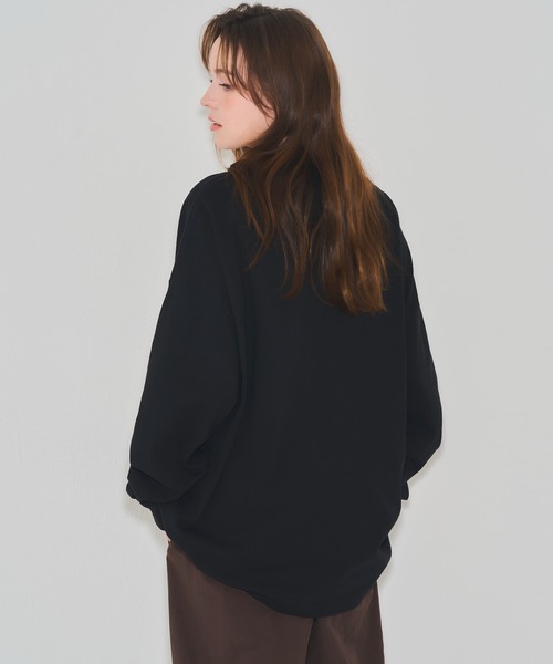EMMA NOVEMBER (エマノーヴェンバー)の「Embroidery ビッグシルエット ロングスリーブ Tシャツ(Tシャツ/カットソー・メンズ・ホワイト/ブラック・2/1)」の18枚目の写真