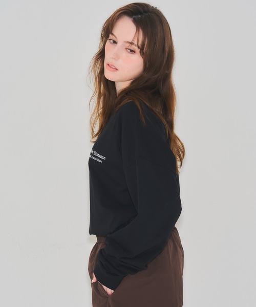 EMMA NOVEMBER (エマノーヴェンバー)の「Embroidery ビッグシルエット ロングスリーブ Tシャツ(Tシャツ/カットソー・メンズ・ホワイト/ブラック・2/1)」の9枚目の写真