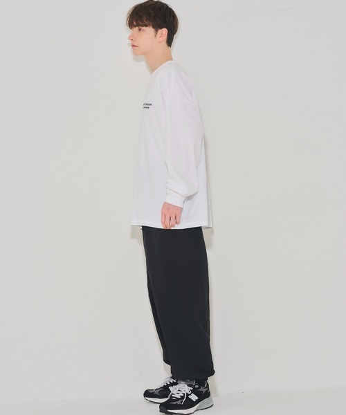 EMMA NOVEMBER (エマノーヴェンバー)の「Embroidery ビッグシルエット ロングスリーブ Tシャツ(Tシャツ/カットソー・メンズ・ホワイト/ブラック・2/1)」の21枚目の写真