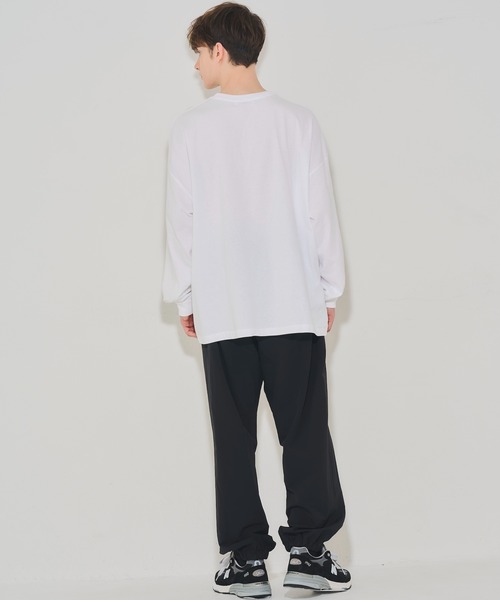 EMMA NOVEMBER (エマノーヴェンバー)の「Embroidery ビッグシルエット ロングスリーブ Tシャツ(Tシャツ/カットソー・メンズ・ホワイト/ブラック・2/1)」の20枚目の写真