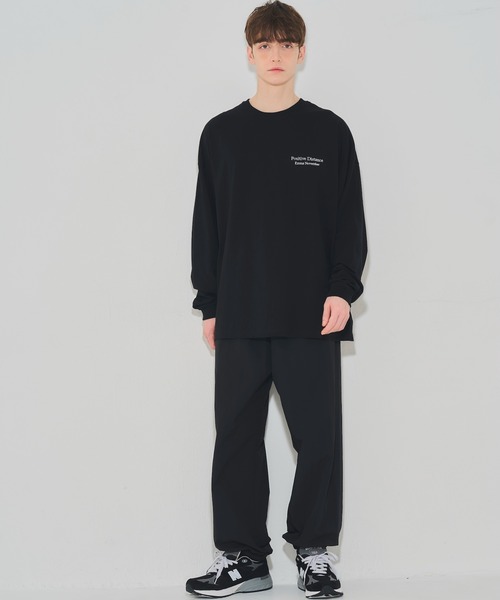 EMMA NOVEMBER (エマノーヴェンバー)の「Embroidery ビッグシルエット ロングスリーブ Tシャツ(Tシャツ/カットソー・メンズ・ホワイト/ブラック・2/1)」の5枚目の写真