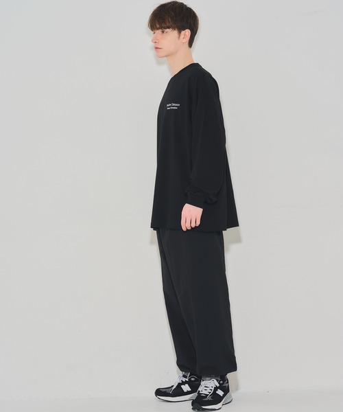 EMMA NOVEMBER (エマノーヴェンバー)の「Embroidery ビッグシルエット ロングスリーブ Tシャツ(Tシャツ/カットソー・メンズ・ホワイト/ブラック・2/1)」の13枚目の写真
