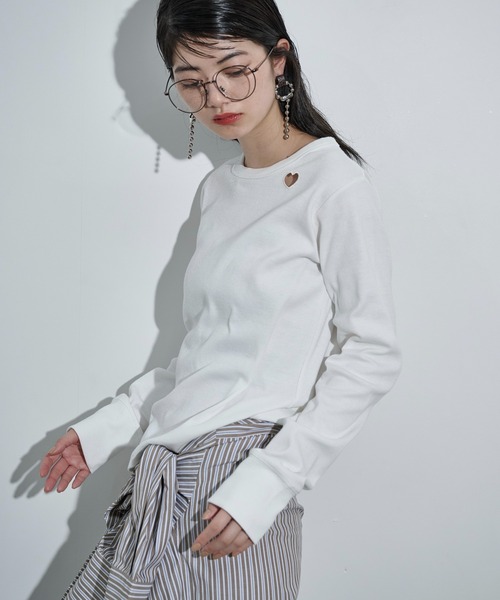 THE YOn（ザヨン）の「ハートパンチングリブロンT（Tシャツ/カットソー・レディース・イエロー/ブラウン/ブラック/オフホワイト・FREE）」の22枚目の写真