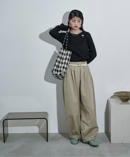 THE YOn（ザヨン）の「ハートパンチングリブロンT（Tシャツ/カットソー・レディース・イエロー/ブラウン/ブラック/オフホワイト・FREE）」の12枚目の写真