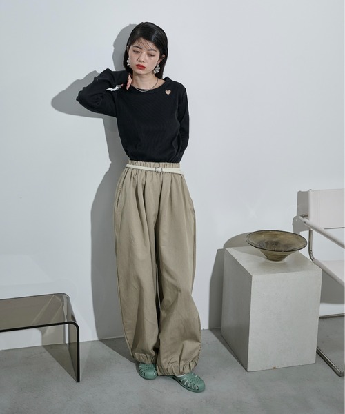 THE YOn（ザヨン）の「ハートパンチングリブロンT（Tシャツ/カットソー・レディース・イエロー/ブラウン/ブラック/オフホワイト・FREE）」の14枚目の写真