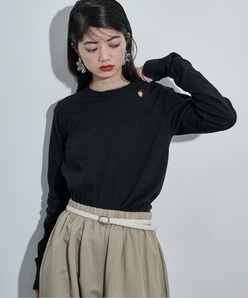 THE YOn（ザヨン）の「ハートパンチングリブロンT（Tシャツ/カットソー・レディース・イエロー/ブラウン/ブラック/オフホワイト・FREE）」の6枚目の写真