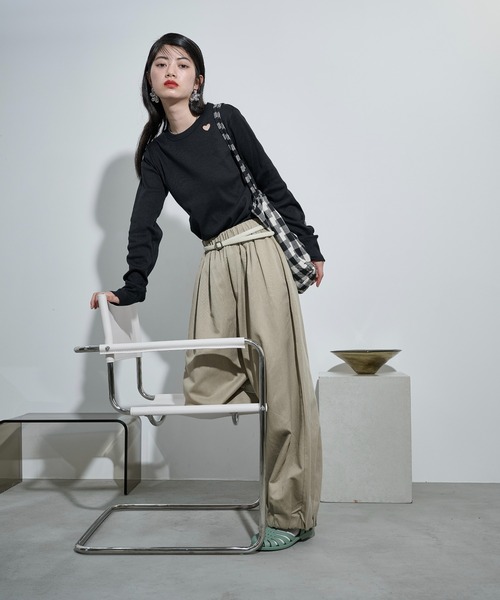 THE YOn（ザヨン）の「ハートパンチングリブロンT（Tシャツ/カットソー・レディース・イエロー/ブラウン/ブラック/オフホワイト・FREE）」の19枚目の写真