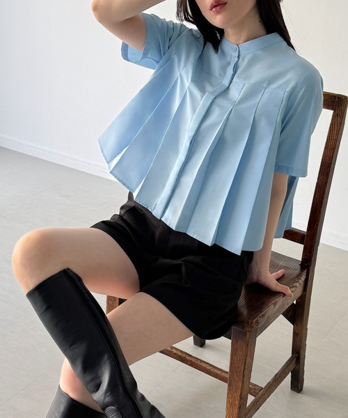 junoah(ジュノア)の「スタンドカラープリーツ半袖ショートシャツ(シャツ/ブラウス・レディース・ブルー/ブラック/ホワイト・LARGE/MEDIUM/SMALL)」の13枚目の写真