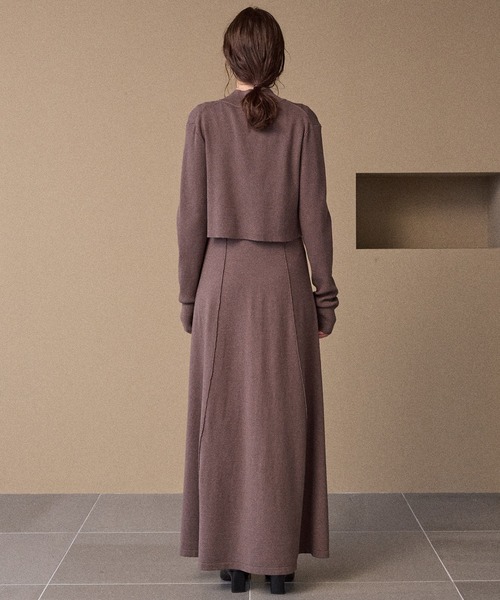 MIELI INVARIANT（ミエリインヴァリアント）の「Layer Cape Ensemble Dress（ワンピース・レディース・ブラック/カーキオリーブ/モカ・FREE）」の8枚目の写真