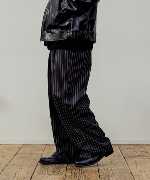 BAYFLOW（ベイフロー）の「[WEB限定]セミワイドスラックスパンツ（スラックス・メンズ・グレイッシュベージュ/ブラウン/ブラック/グレー/その他・LARGE/MEDIUM/SMALL）」の17枚目の写真